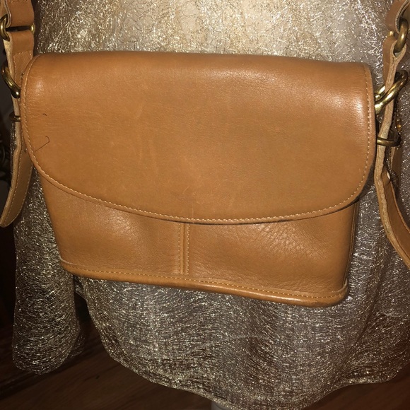 Coach Handbags - 🚨🚨Vintage Coach Crossbody🚨🚨